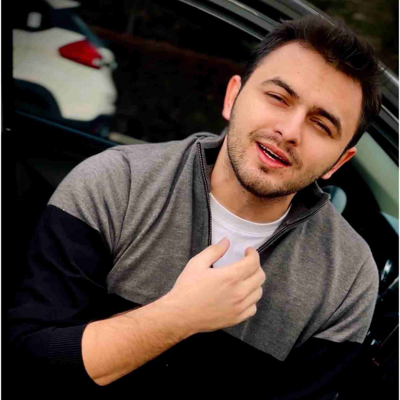 Eshgin Bir Dunyadi